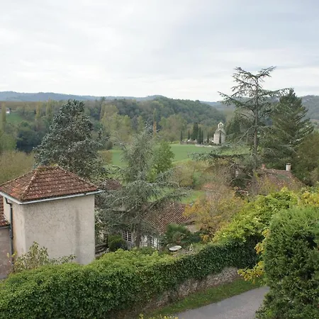 Un Balcon-terrasse Sur Le Lot *