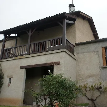 Un Balcon-terrasse Sur Le Lot